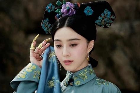 范冰冰饰演乌拉那拉氏皇后，《画框里的女人》定妆照流出引争议