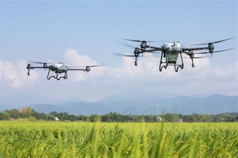 无人机行业应用--农业植保方向_新闻动态_南京无人机驾照培训,AOPA执照,模幻天空无人机培训考试中心欢迎您