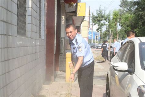 西华县公安局领导带头上街打扫卫生 强力助推环保清洁工作_河南频道_凤凰网