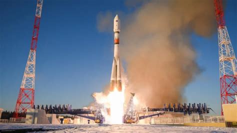 俄罗斯火箭成功发射伊朗卫星 伊方斥美媒报道“不实”_凤凰网