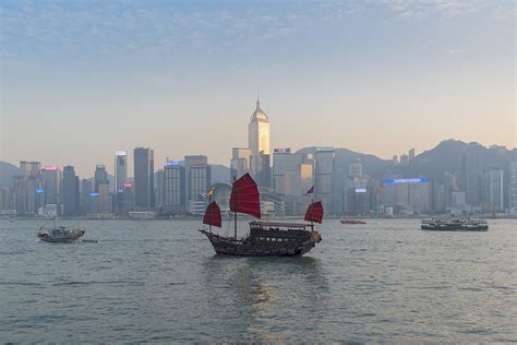 香港维多利亚港的风景与著名的明星渡船高清图片下载-正版图片506990730-摄图网