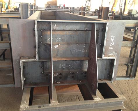 大连钢模板的技术要求之组合焊接-大连鹏泰工业装备制造有限公司