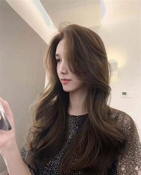 烫染发型甜美女生头像