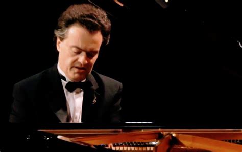 诺伊格堡钢琴------美国著名钢琴家约瑟夫.班诺维兹音乐会指定用琴 -诺一乐器（上海）有限公司