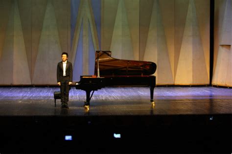 国际著名钢琴家李云迪奏响“蓉城” - 神州乐器网新闻