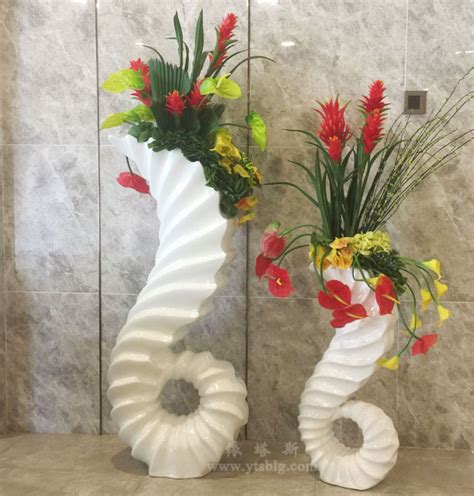 玻璃钢海马组合花瓶提升深圳商场美陈环境-依塔斯景观空间
