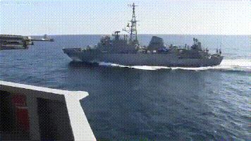 俄罗斯军舰高清摄影大图-千库网