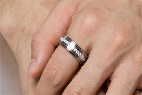 钻戒和对戒该怎么戴 分别戴哪个手指 - 中国婚博会官网