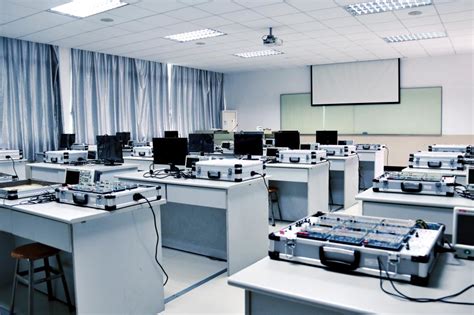 电子信息实验教学中心-广州工商学院信息技术与装备中心