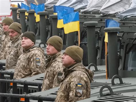 俄军重拳出击，乌方承认在巴赫穆特处于险境之中|俄军|乌克兰|顿涅茨克_新浪新闻