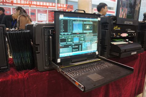 UHS9508R广播电视台专用4K导播切换台采用SDI x 4+HDMI x 2+DP x 2设计，最多支持8路4K60超高清视频信号