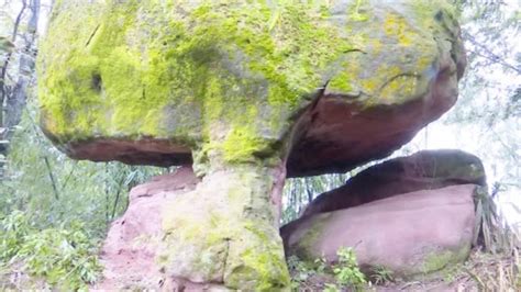 稀奇！四川泸州这块30吨的天然巨石 5根手指就能推动_凤凰网视频_凤凰网