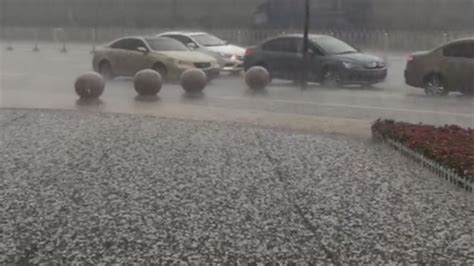 哈尔滨下起了冰雹，顷刻间狂风暴雨电闪雷鸣！_腾讯视频