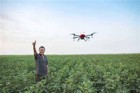 大疆发布农业无人机新品，未来想覆盖全球所有可飞防作业的耕地和林地|界面新闻 · 科技