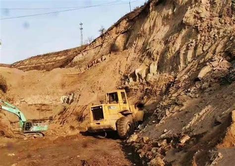 河北矿区盗采石料现象猖獗 每天被挖2万多吨 - 行业资讯 - 资讯 - 秦皇岛在线