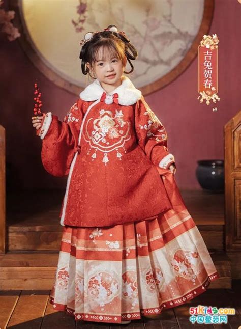 十三余童装年服系列，让宝贝在服饰里感受中国之美_童装网