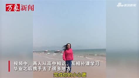 44岁李湘晒与湖南台工作20年化妆师合照，手挽姐姐肩膀显娇小