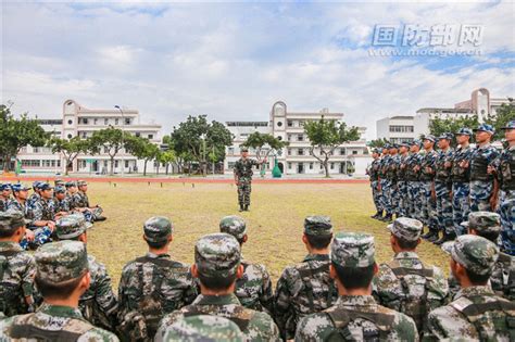 驻香港部队某教导团扎实开展“五小活动”助力新兵开训 - 中华人民共和国国防部