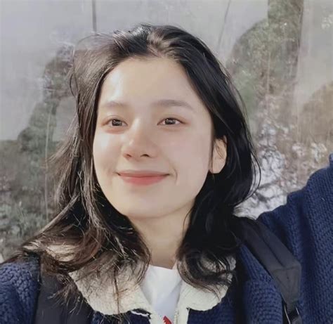 张婧怡头像图片
