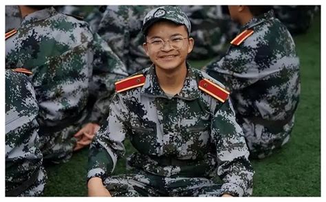 汶川地震中九岁小英雄林浩，当着全国人面发誓考清华，现在如何？
