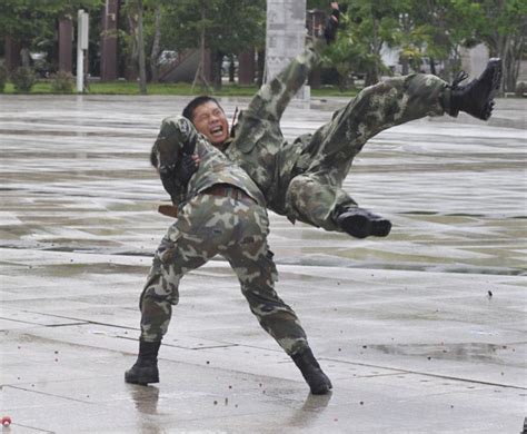 北京武警某部拍摄短片筑牢官兵思想防线_腾讯视频