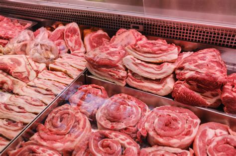原料新鲜的肉、 牛肉或猪肉在超市牛排成分高清摄影大图-千库网