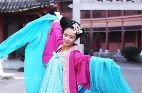 唐朝第一美人的百鸟裙奢华无比，如今的国内外名人还在模仿_轻奢网