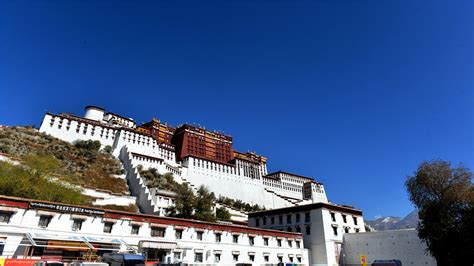 西藏布达拉宫进行年度“换装”-荔枝网图片