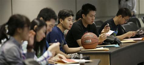 美移民局2021年度报告：在美中国留学生近35万！看看TOP20的热门院校及专业是哪些？ - 知乎