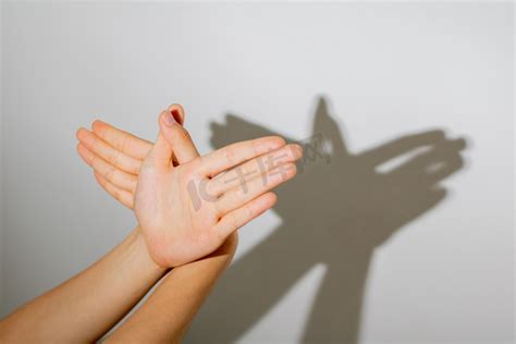 兔子手影图片