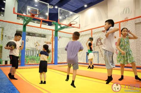 新款幼儿园蹦床户外公园小区商场儿童家用玻璃钢顶蹦蹦床游乐设施-阿里巴巴