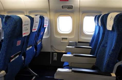 网友坐遍南航的A330，总结出选座位的技巧，买票的时候可以挑最舒服的。