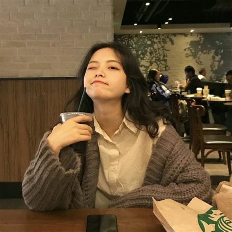 女生头像无水印温柔
