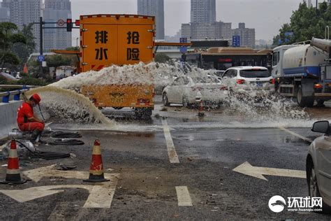 羊城晚报-郑州京广路隧道积水下降