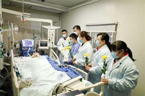 泪目！福建23岁女大学生车祸去世捐献器官救8人！_新浪新闻