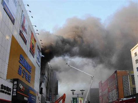 济南一小区饭店发生爆炸致8人伤 店家已被警方控制_凤凰资讯