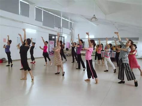 学校举办“融美于教，轻舞飞扬”美育舞蹈晚会-山东科技大学新闻网