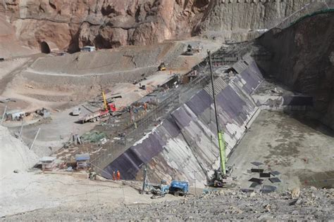 新疆大石峡水利枢纽工程关键部位高趾墩封顶