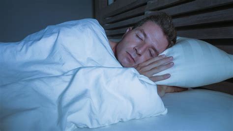 不要把打呼噜不当回事，睡眠呼吸暂停可能会带来这三个“烦恼”-12健康