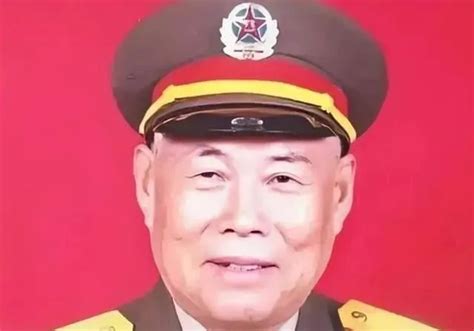 中国人民解放军第五军首任军长是个苏联人，他之后第五军再无军长|新疆|三区|军长_新浪新闻