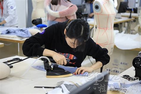 我校举办2020年重庆市“巴渝工匠”杯服装设计与工艺专业校赛选拔赛