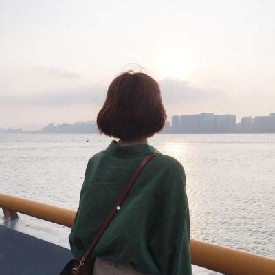 甜美女生小清新头像背影
