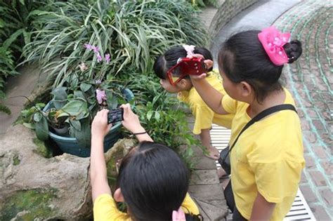廖廓博士为小小环境观察员开启了奇妙的动植物之旅----中国科学院武汉植物园