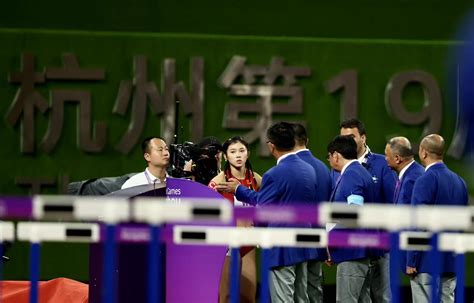 林雨薇拿下女子100米栏金牌，吴艳妮抢跑银牌被取消_凤凰网