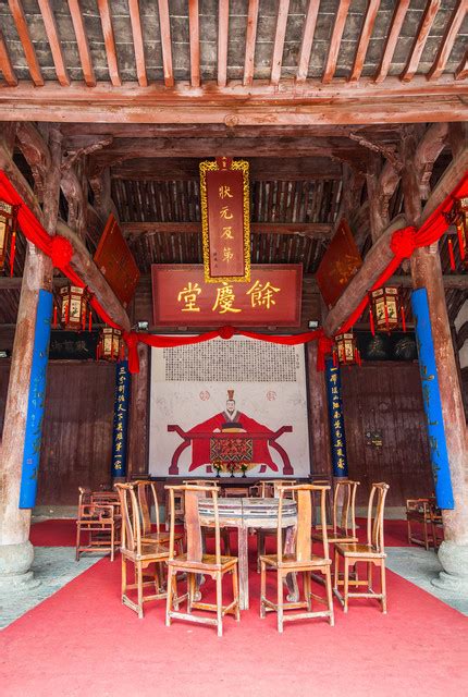 中国最大的客家人聚居地，现存古祠堂5506座，地域文化浓山水如画