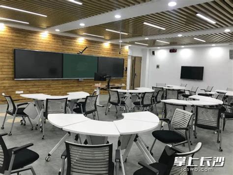 【掌上长沙】湖南师大打造智慧教室，让课堂刮起科技风-湖南师范大学