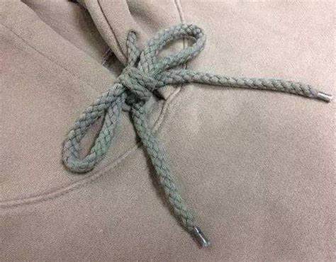 卫衣带子绳子的三种系法-百度经验