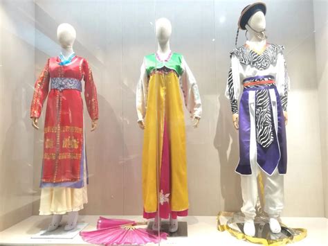 古朝鲜传统服饰_原创制服设计，职业装设计