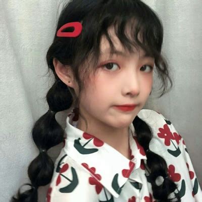 女生头像温柔马尾可爱