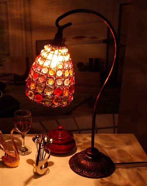 爱好台灯者的福音：一款可自行组装的复古台灯 - 普象网